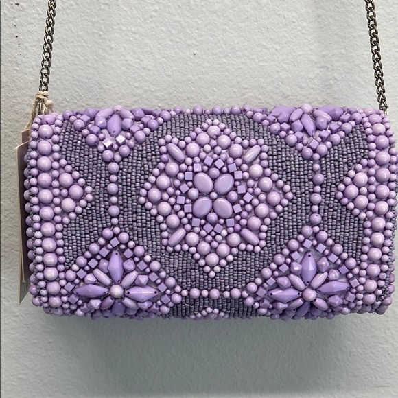 This. ✨ Beaded Clutch with Geometric Design - Picture 4 of 11